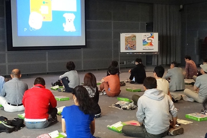 「大阪マラソン2015」ランナーとボランティア対象の「AED講習会」を実施しました。